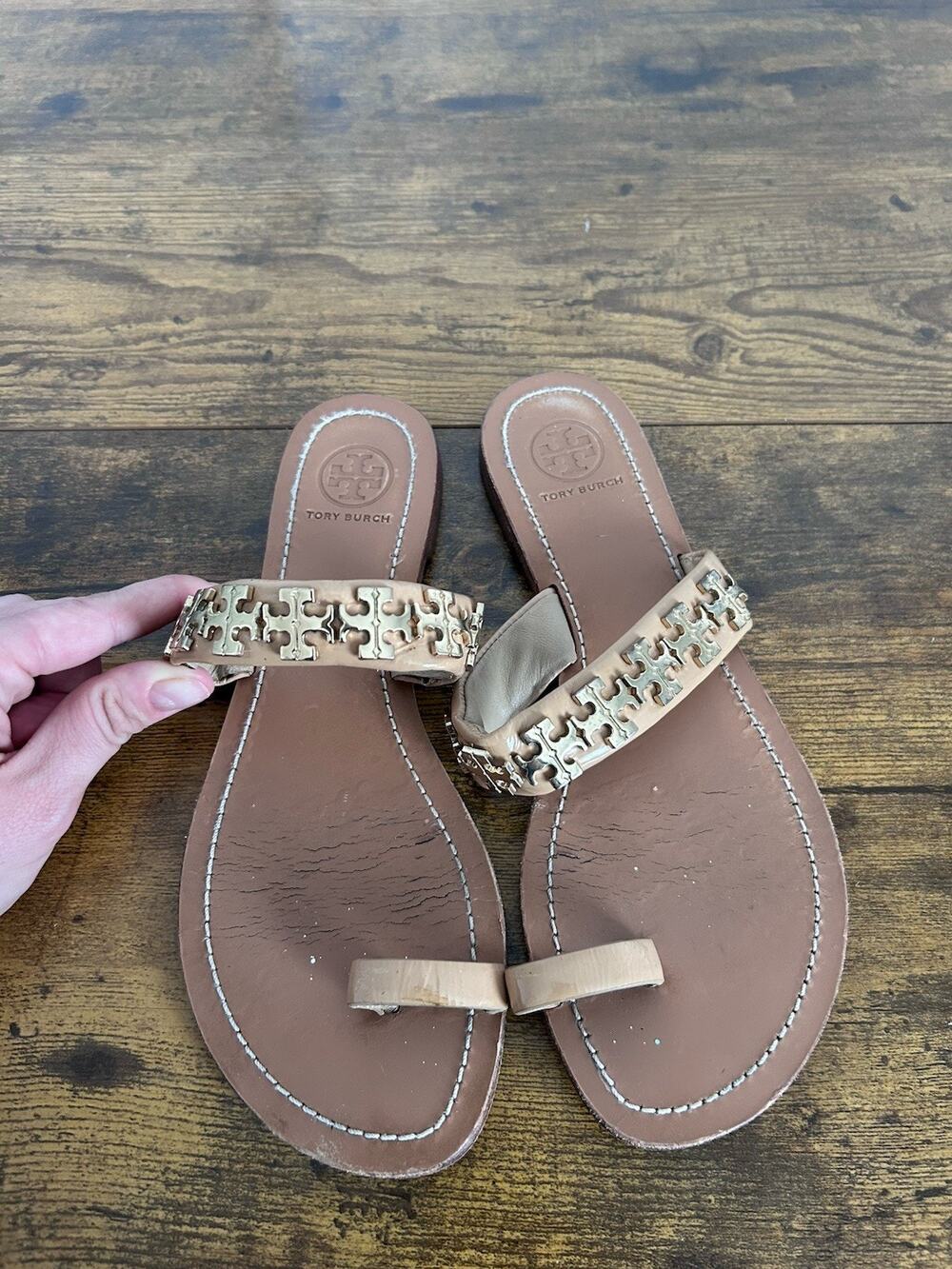 Tory Burch Val Patent Leather Toe Ring Sandals, Womens 6. Beachy Preppy Summer